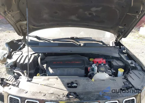 2019 Jeep Compass Limited 4X4 z USA, uszkodzony, nr VIN 3C4NJDCB8KT780987